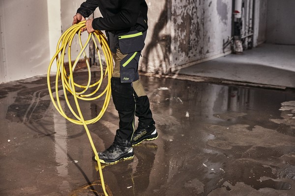 Jak wybrać odpowiednią odzież roboczą do danego stanowiska pracy?